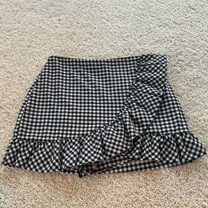Forever 21 Gingham Skort with side zipper